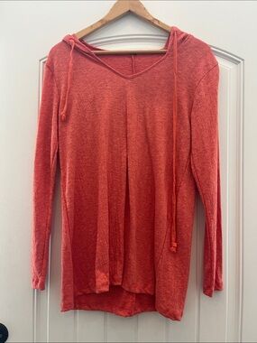 Agnes & Dora Lightweight Hooded Pullover in Coral Red
